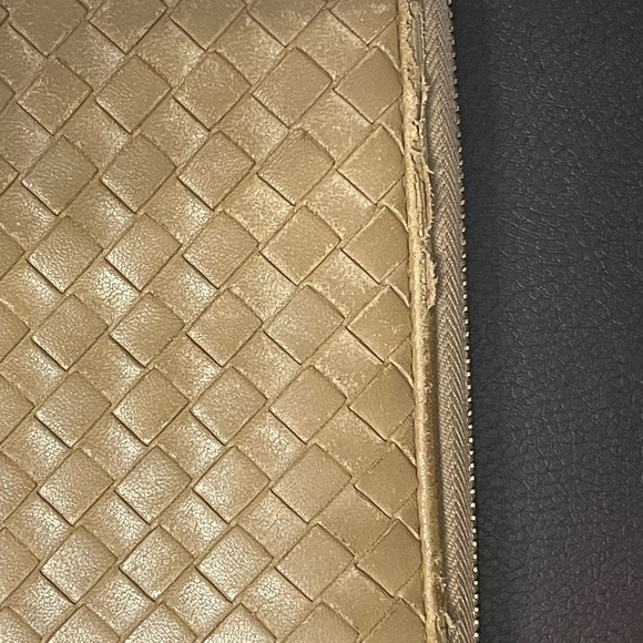 Bottega Veneta Tan Leather Wallet - Picture 3 of 10